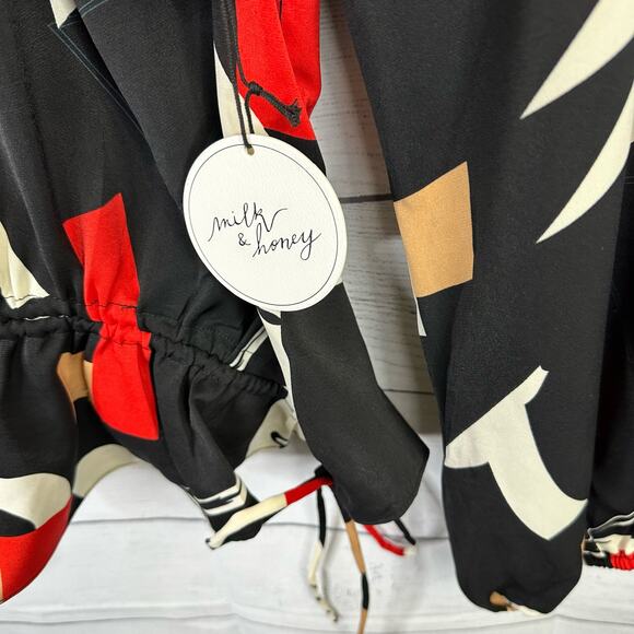 Milk and Honey Womens size Small Abstract Print Red Black Blouse 34164T NEW - Picture 7 of 11
